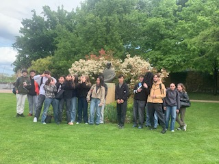PHOTO STATUE